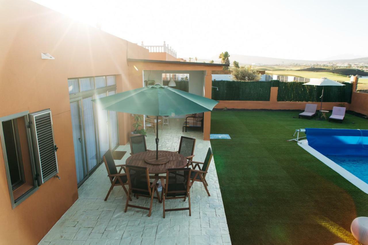 Eco White With Climatized Pool Villa *