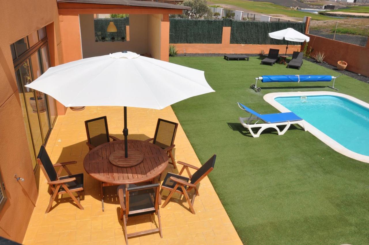 Eco White With Climatized Pool Villa